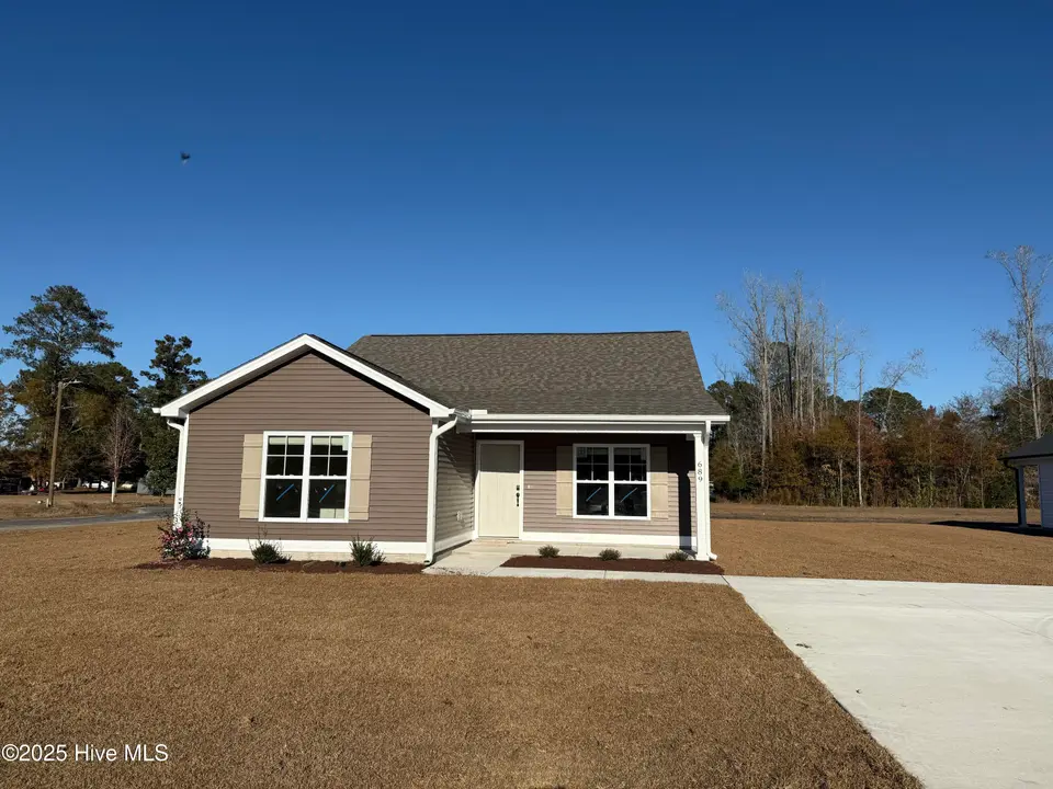 689 Pope Street, Grifton, NC 28530 — 3-bedroom home in Meadowbrook, Grifton, NC, photo 1 of 11: IMG_8862