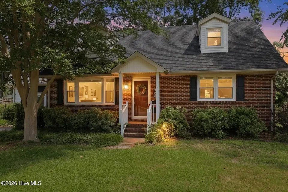 706 Christine Avenue, Jacksonville, NC 28540 — 3-bedroom home in Northwoods Park, Jacksonville, NC, photo 1 of 40