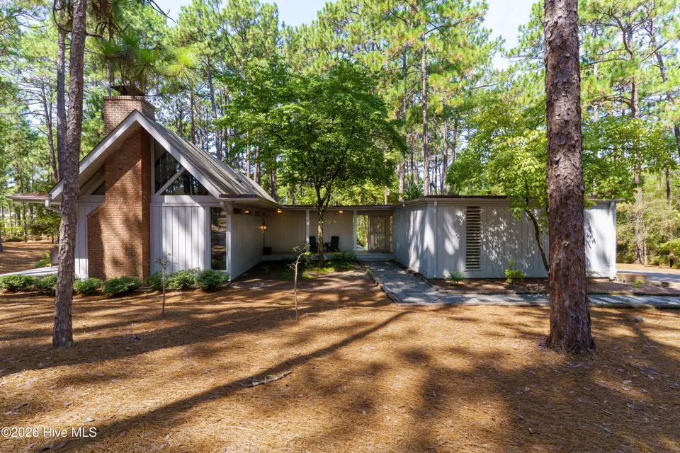 20 Pine Valley Circle, Pinehurst, NC 28374 — 4-bedroom home in CCNC, Pinehurst, NC, photo 1 of 51: PINE VALLEY int-26