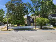 403 Queen Street, New Bern, NC 28560 — 2-bedroom home in New Bern Downtown Historic, New Bern, NC, photo 2 of 59: 2_dji_0440