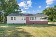 1305 N Robin Street, Goldsboro, NC 27534 — 3-bedroom home in Jefferson Park, Goldsboro, NC, photo 3 of 33