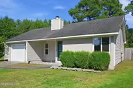 621 Walden Place, Jacksonville, NC 28546 — 3-bedroom home in Branchwood, Jacksonville, NC, photo 3 of 56