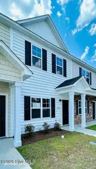 733 Cross Bridge Way, Sneads Ferry, NC 28460 — 2-bedroom townhome in Virginia Lane, Sneads Ferry, NC, photo 2 of 37
