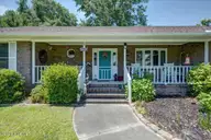 217 Pinewood Drive, New Bern, NC 28562 — 3-bedroom home in River Bend, New Bern, NC, photo 2 of 53: 02-217_pinewood-35