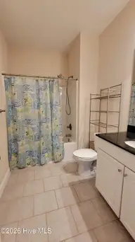119 Covil Avenue Unit 202, Wilmington, NC 28403 — 2-bedroom condo in Covil Garden Condominiums, Wilmington, NC, photo 10 of 20: Master Bath