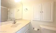 120 Hilda Drive, New Bern, NC 28562 — 4-bedroom home in Forest Run, New Bern, NC, photo 22 of 34: Upstairs Bathroom