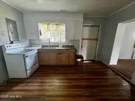 706 E Lenoir Avenue, Kinston, NC 28501 — 3-bedroom home, Kinston, NC, photo 7 of 22: IMG_4103