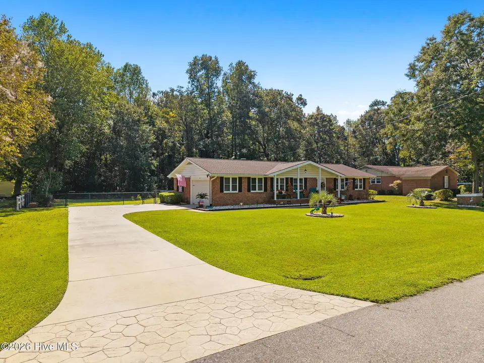 361 Country Club Road, Whiteville, NC 28472 — 3-bedroom home in Country Club Estates, Whiteville, NC, photo 1 of 44: 1-web-or-mls-1-print-CamMediallc.com (02