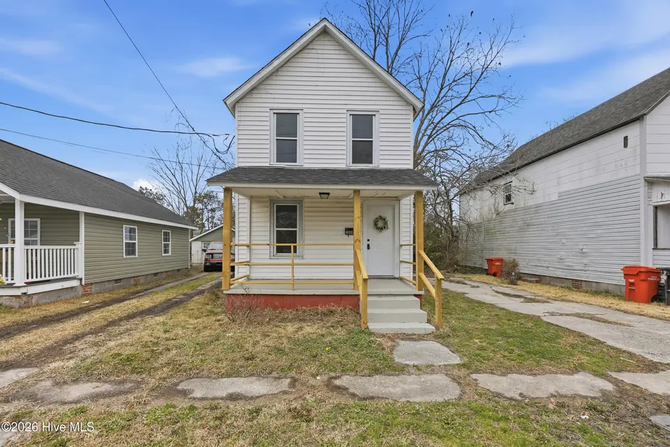 200 Queen Street, Elizabeth City, NC 27909 — 3-bedroom home, Elizabeth City, NC, photo 1 of 29
