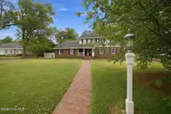 1910 York Street, Kinston, NC 28504 — 4-bedroom home, Kinston, NC, photo 24 of 65: 14-web-or-mls-bls_0010