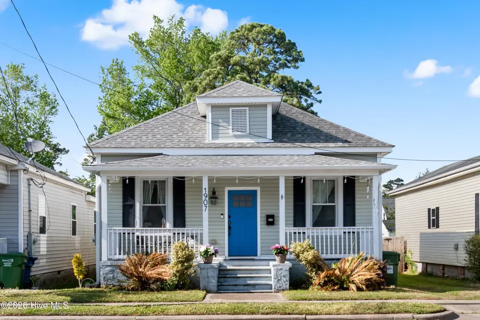 1907 Castle Street, Wilmington, NC 28403 — 3-bedroom home in Manhattan, Wilmington, NC, photo 1 of 56: 1907CastleSt - 1