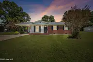 107 Chesterfield Drive, Elizabeth City, NC 27909 — 3-bedroom home in Chesterfield Heights, Elizabeth City, NC, photo 2 of 45