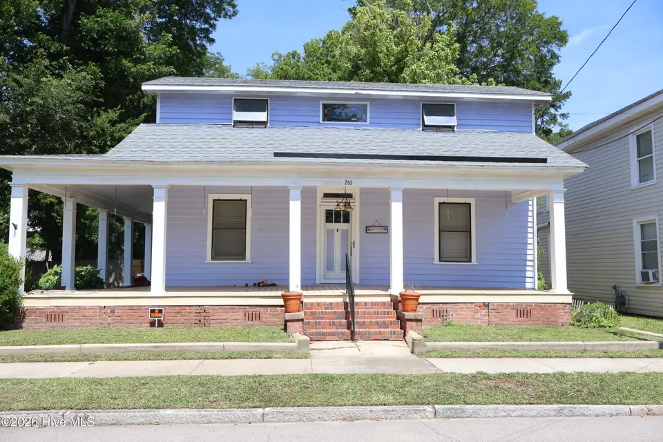210 N Harvey Street, Washington, NC 27889 — 3-bedroom home, Washington, NC, photo 1 of 21: Front of House
