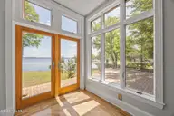 401 Harbor Drive, New Bern, NC 28560 — 2-bedroom waterfront home in Harbor Point, New Bern, NC, photo 19 of 55: 23-web-or-mls-0C0A0419