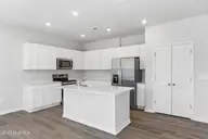 621 S Squires Run Lane, Richlands, NC 28574 — 3-bedroom home in Squires Run Village, Richlands, NC, photo 5 of 32: Kitchen