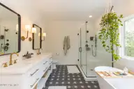 140 Surry Circle Drive S, Pinehurst, NC 28374 — 4-bedroom home in Unit 8, Pinehurst, NC, photo 19 of 32: primary bath1