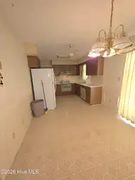 2902 Roanoke Avenue, New Bern, NC 28562 — 3-bedroom home in Colony Estates, New Bern, NC, photo 8 of 21: Kitchen