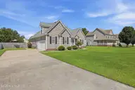 105 Center Cross Drive, Elizabeth City, NC 27909 — 4-bedroom home in Grandview, Elizabeth City, NC, photo 2 of 61