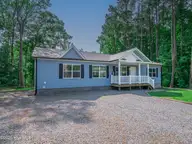 137 Bayside Drive, Sneads Ferry, NC 28460 — 3-bedroom home in Stone Bay, Sneads Ferry, NC, photo 3 of 35