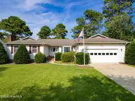 1011 Pelican Drive, New Bern, NC 28560 — 3-bedroom home in Fairfield Harbour, New Bern, NC, photo 1 of 46: 1011 Pelican Dr