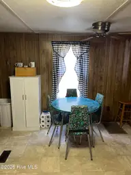 112 Pettiford Road, Peletier, NC 28584 — 3-bedroom waterfront manufactured home in Pettiford Point, Peletier, NC, photo 15 of 19: IMG_3880