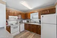 411 5th Street, Sunset Beach, NC 28468 — 4-bedroom home, Sunset Beach, NC, photo 9 of 50: Kitchen