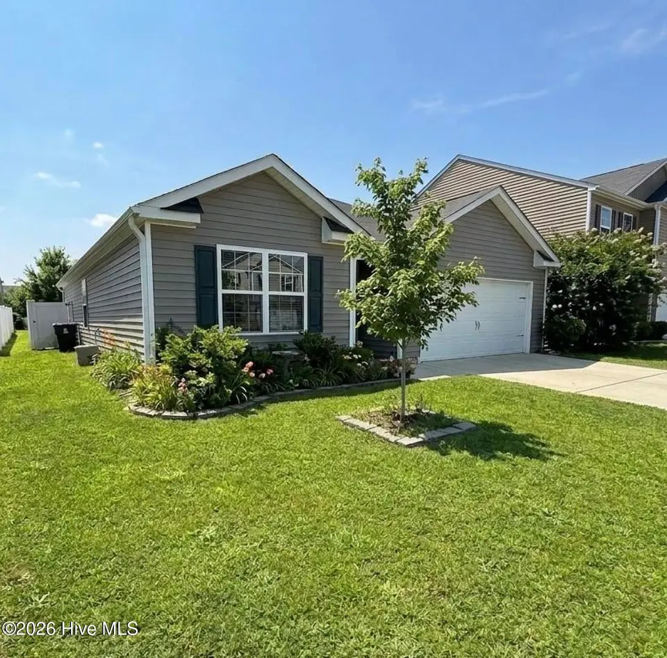 3225 Carr Drive, Greenville, NC 27834 — 4-bedroom home in Carter Ridge, Greenville, NC, photo 1 of 20: One Story Home