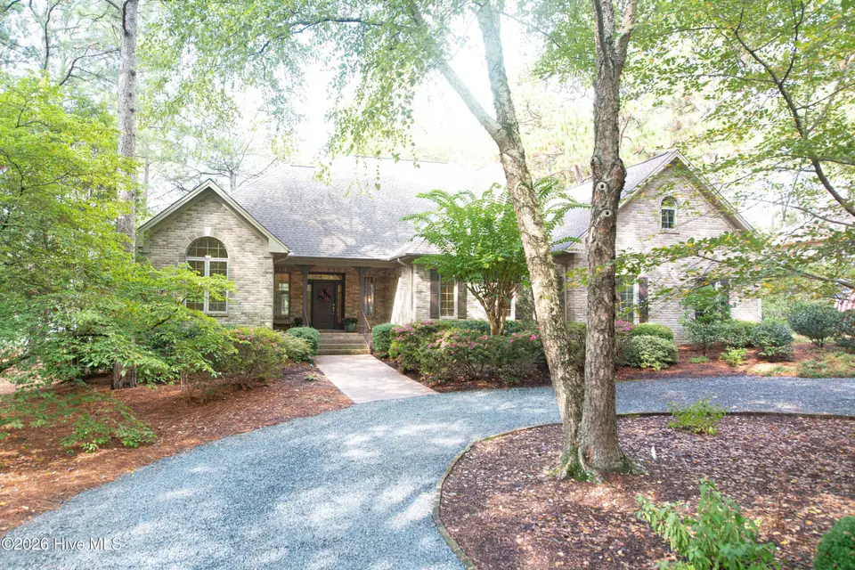 14 Mcmichael Drive, Pinehurst, NC 28374 — 4-bedroom home in Pinewild CC, Pinehurst, NC, photo 1 of 69: DSC_9780
