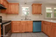804 Gardenview Drive, Jacksonville, NC 28540 — 4-bedroom home in Northwoods Park, Jacksonville, NC, photo 12 of 36: 804 Gardenview Dr-23