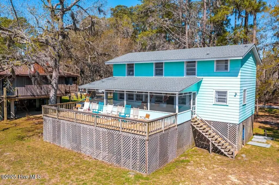 844 Swan Point Drive, Washington, NC 27889 — 3-bedroom waterfront home, Washington, NC, photo 1 of 13: IMG_3661