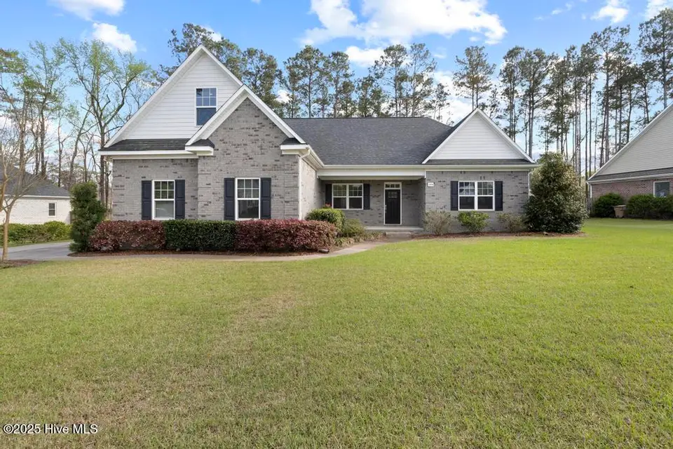 354 Crown Pointe Drive, Hampstead, NC 28443 — 3-bedroom home in Crown Pointe, Hampstead, NC, photo 1 of 46: IMG_9293