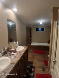 910 Mccaskill Drive, Kinston, NC 28501 — 4-bedroom manufactured home, Kinston, NC, photo 16 of 27