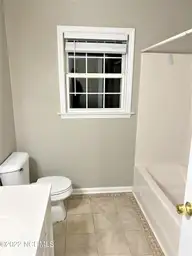 135 Settlers Circle, Jacksonville, NC 28546 — 3-bedroom home in New Colony, Jacksonville, NC, photo 15 of 16: Master Bathroom