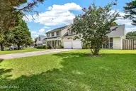 300 Pommel Court, Jacksonville, NC 28540 — 3-bedroom home in Bridlewood, Jacksonville, NC, photo 3 of 41