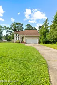 329 Southwest Drive, Jacksonville, NC 28540 — 3-bedroom home in Beech Tree Hollow, Jacksonville, NC, photo 3 of 30