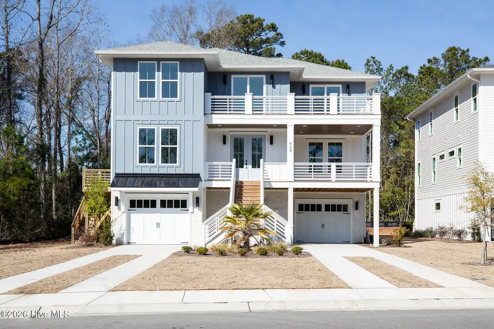 629 Vale Drive, Wilmington, NC 28411 — 4-bedroom home in Marsh Landing Place, Wilmington, NC, photo 1 of 51: Vale629-1FLFL33A1662 copy