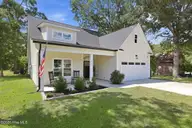 813 Bluebird Drive, New Bern, NC 28560 — 3-bedroom home in Fairfield Harbour, New Bern, NC, photo 3 of 68: 3-web-or-mls-0C0A3890