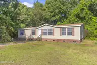 5520 County Line Road, New Bern, NC 28562 — 3-bedroom manufactured home, New Bern, NC, photo 7 of 47: 5520 County Line Road