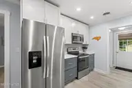 21 E Bayshore Boulevard, Jacksonville, NC 28540 — 2-bedroom home in Bayshore Estates, Jacksonville, NC, photo 9 of 27