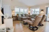 6820 Ocean Drive, Emerald Isle, NC 28594 — 3-bedroom waterfront home in Columbus Square, Emerald Isle, NC, photo 13 of 39: 6820 Ocean Drive