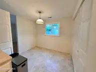 218 Pamlico Drive, Washington, NC 27889 — 3-bedroom home in Pamlico Village, Washington, NC, photo 18 of 38: Breakfast Area