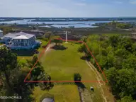 125 Dogwood Lane, Hampstead, NC 28443 — 4-bedroom waterfront home, Hampstead, NC, photo 6 of 21: 125dogwoodlane_v2_00023