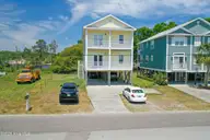 314 Spencer Farlow Drive Unit 2, Carolina Beach, NC 28428 — 3-bedroom condo in Heart of Carolina Beach, Carolina Beach, NC, photo 3 of 21: TheDigsCB-21