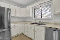1210 Bayside Circle W, Wilmington, NC 28405 — 3-bedroom home in Eastwood Village, Wilmington, NC, photo 8 of 38