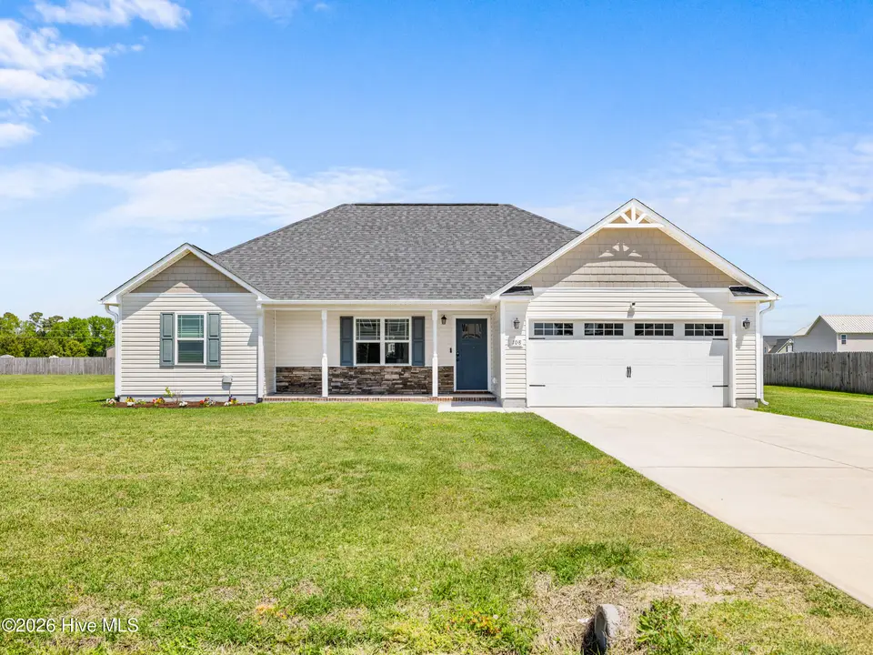 108 Woodwater Drive, Richlands, NC 28574 — 3-bedroom home in Buckhaven, Richlands, NC, photo 1 of 48: Main