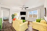2013 Montford Drive, New Bern, NC 28562 — 4-bedroom home in West New Bern, New Bern, NC, photo 4 of 33: 30-web-or-mls-DSC_8595_edit