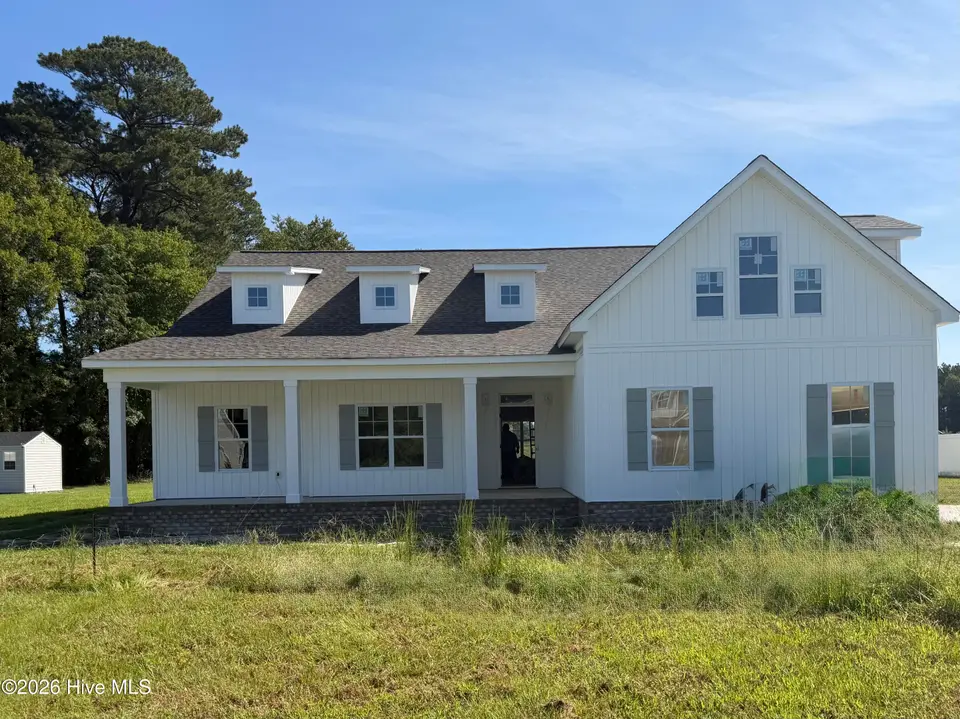 289 Shortleaf Drive, Grimesland, NC 27837 — 3-bedroom home in Kennedy's Crossing, Grimesland, NC, photo 1 of 43: IMG_1928