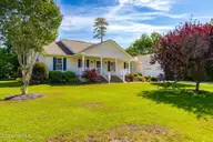 126 Tiffany Way, Beaufort, NC 28516 — 3-bedroom home in Tiffany Woods, Beaufort, NC, photo 3 of 50: 3-web-or-mls-chadwick-visuals-126-tiffan