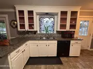 2485 Pine Knoll Drive, Kinston, NC 28504 — 3-bedroom home in Castle Oaks, Kinston, NC, photo 12 of 25: IMG_7583