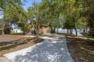 401 Harbor Drive, New Bern, NC 28560 — 2-bedroom waterfront home in Harbor Point, New Bern, NC, photo 12 of 55: 8-web-or-mls-0C0A0502